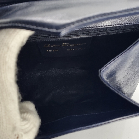 VTG RARE Salvatore Ferragamo Dark Blue Shoulder Bag E 213661 Made in Italy Snap - Picture 9 of 12